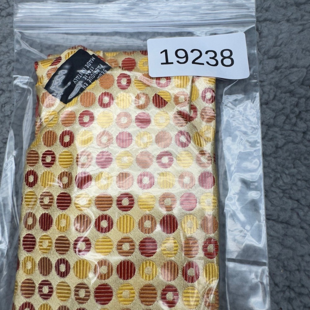 Hugo Boss Tie Men Gold Geometric Silk Necktie Retro Designer Luxury Career Wear - Picture 7 of 7